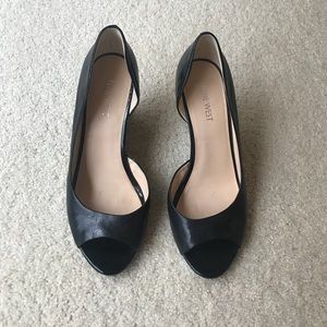 Show off your great pedicure with these cute shoes